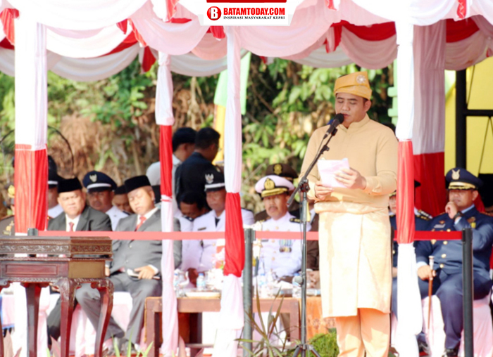 Bupati Bintan, Roby Kurniawan saat menjadi Irup HUT RI ke-78 di Pulau Mantang